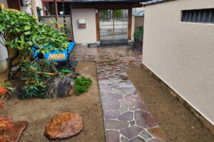 山梨県甲府市 外構工事（石張り、植栽）