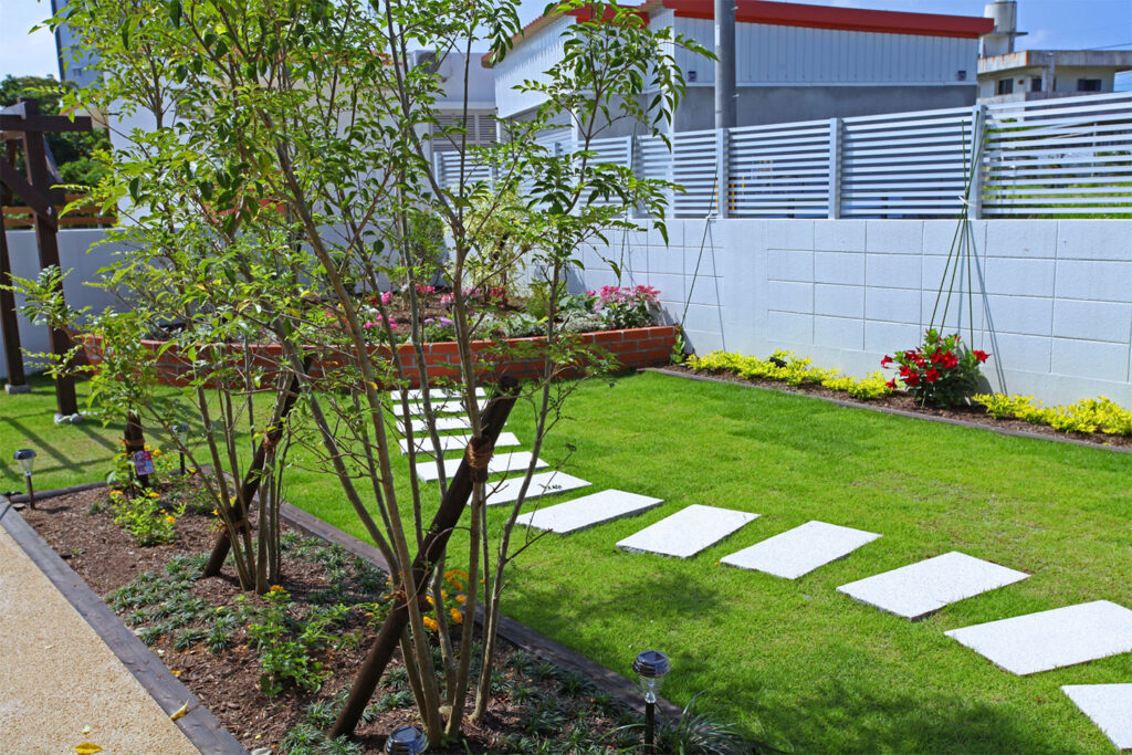 住宅の門まわりとアプローチの外構デザイン